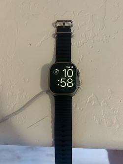 Apple Watch Ultra 49mm (Titanium)– 87% Battery Health!