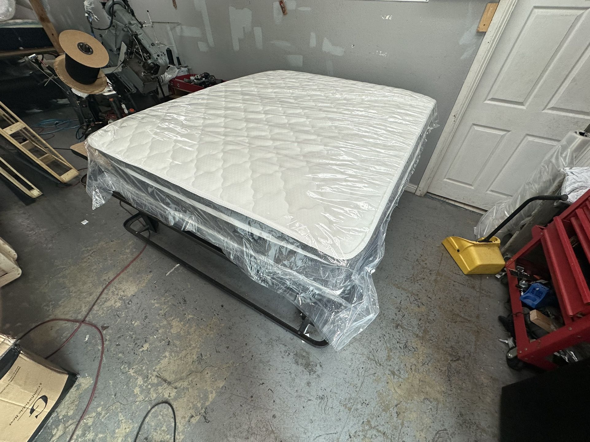 Queen Size Euro Pillow Top Mattress New In Box