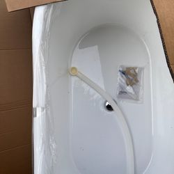 Luxury Bath Tub Brand New Still In Box