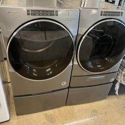 Washer And Gas Dryer Whirlpool Front Loader 