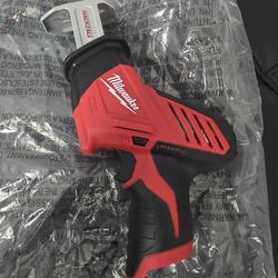 Milwaukee M12 Hackzall