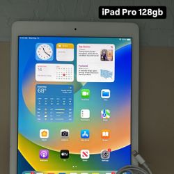 iPad Pro 128gb. Like New And Unlocked!
