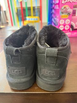 Black Short UGG Ankle Boots – Size 7 🖤