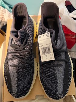 Yeezy 350 carbon NEW $180