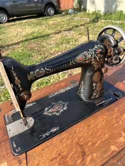 Singer Early 1900s Vintage Treadle Sewing Machine WORKING!