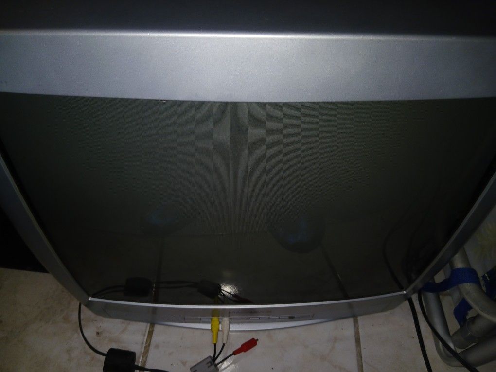 Magnavox CRT TV 20' With Composites