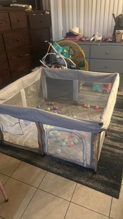 Foldable baby playpen with mat 50”x50”