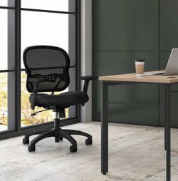 Black mesh office chair