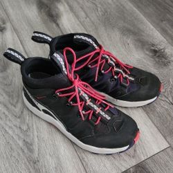 Hiking Boots Salomon Gore-tex, Size 6