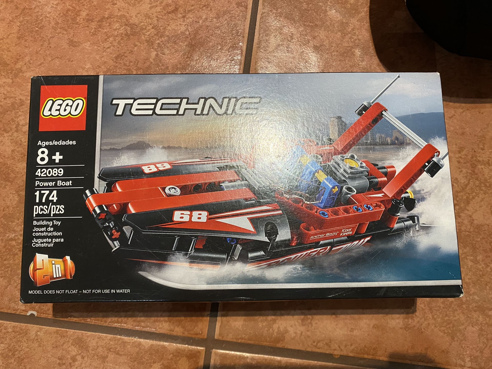 Lego Technic Power boat - NEW 