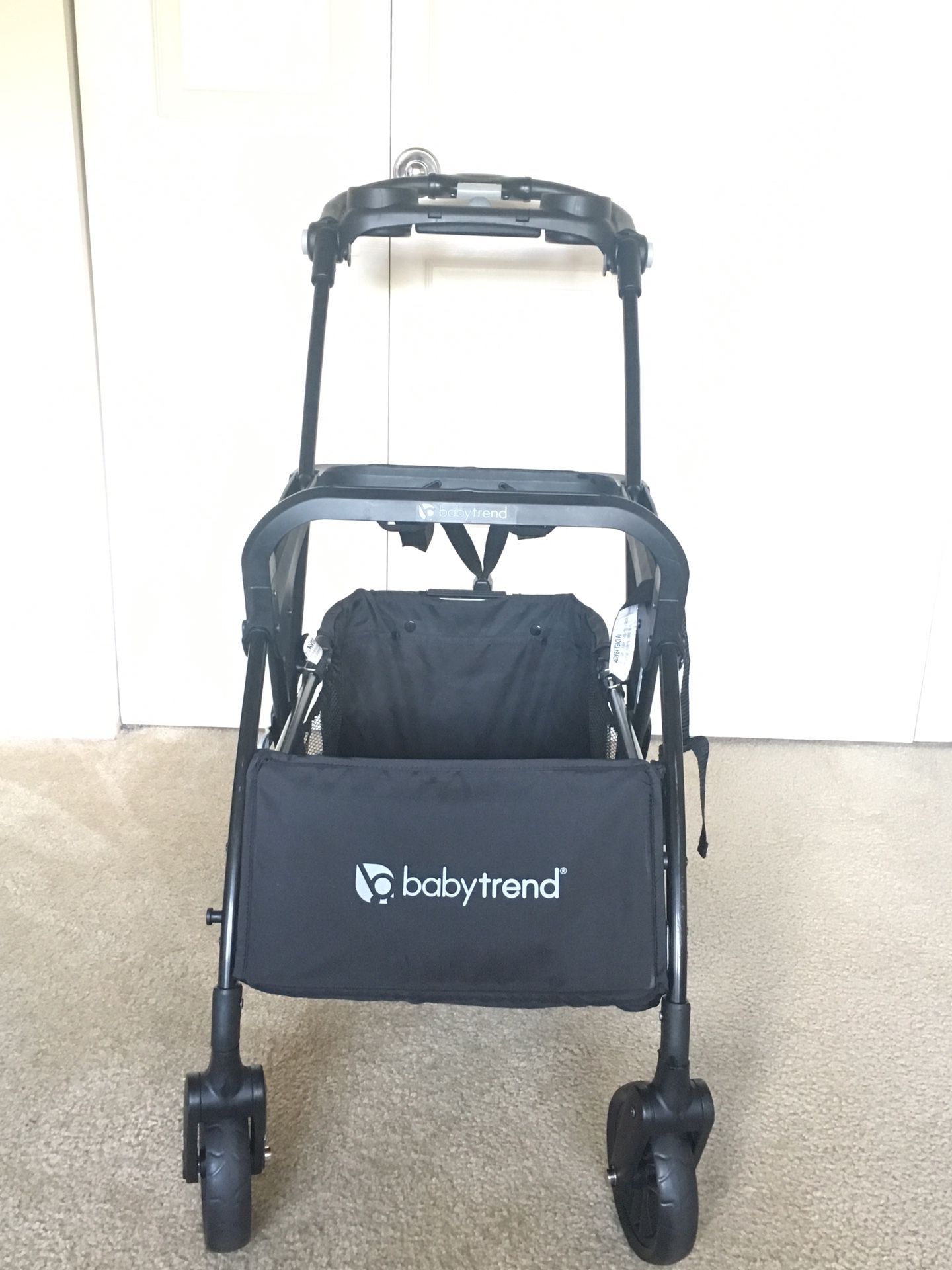 Babytrend Snap n’ Go infant car seat carrier