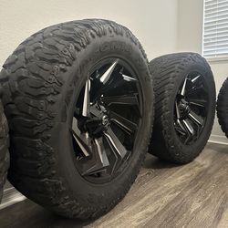 22x12 D574 Fuel Rims with 37x13.50R22 Tires set of 4 for Jeep dodge Ram etc multi fitment 5 holes
