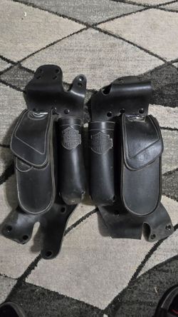 Harley-Davidson Leather saddlebag guard bags/ water bottle holder