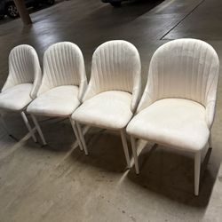 4 Dining Chairs 