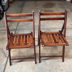Folding Chairs 