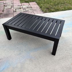 Outdoor coffee table - eucalyptus hardwood 44.5”L x 26”W x 16”H
