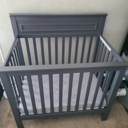 DaVinci Mini Crib