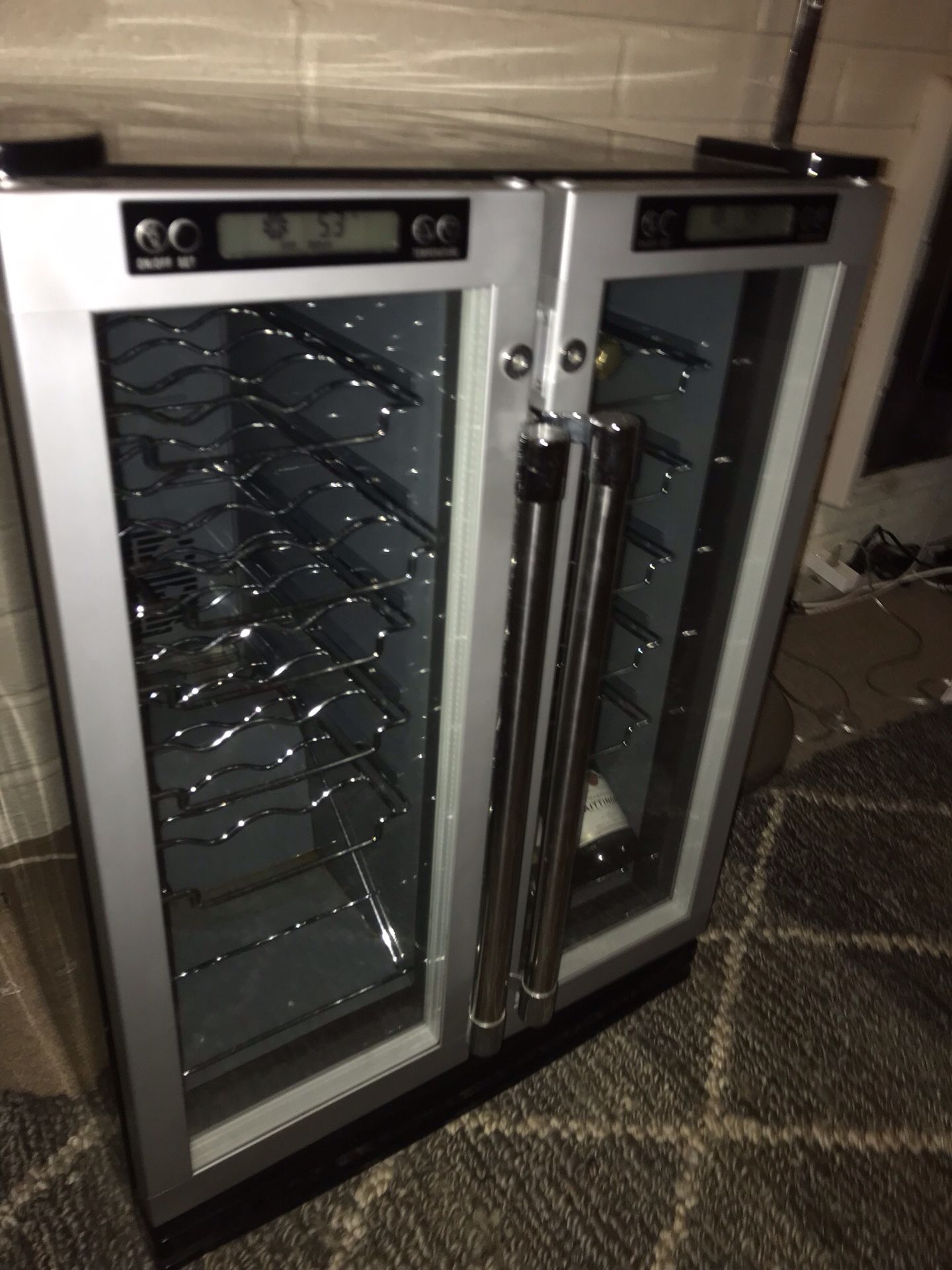 24 Bottle Wine Cooler Dual Temperature Zones Refrigerated