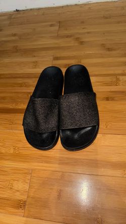 Size 8 slides