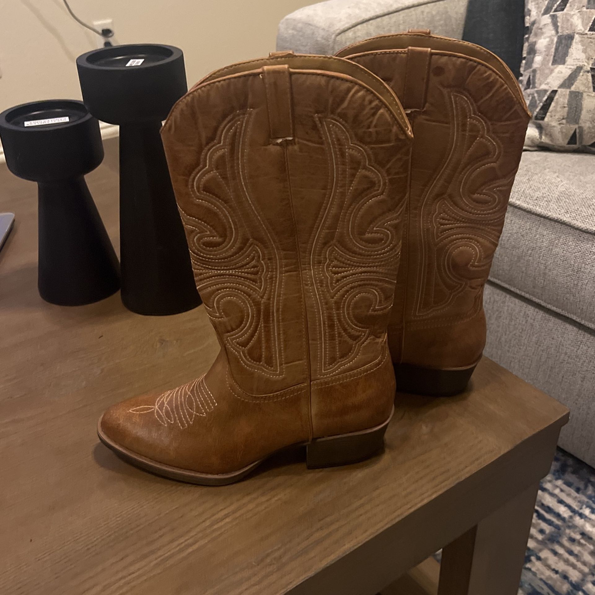 Women’s Cowboy Boots Size 10