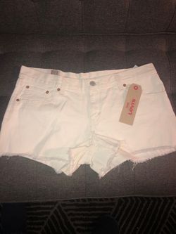 Levi’s women’s shortie short size32 other sizes available