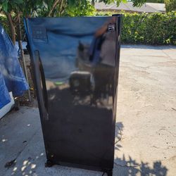Kenmore Digital Display 14cu Gloss Black Frost Free Upright Freezerr