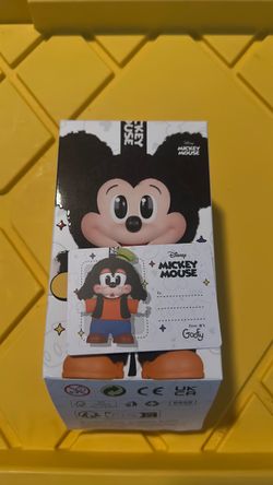 Mickey family kepychain Goofy