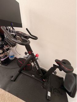 YESOUL Peloton Style Exercise Bike with HD Monitor – Like New