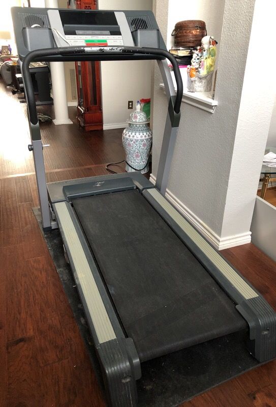 NordicTrack C2050 Commercial Gym Treadmill for Sale in Allen, TX OfferUp