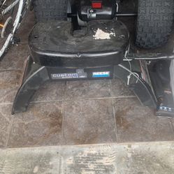 Reese 5th Whell Hitch 25000 Lb Capacity