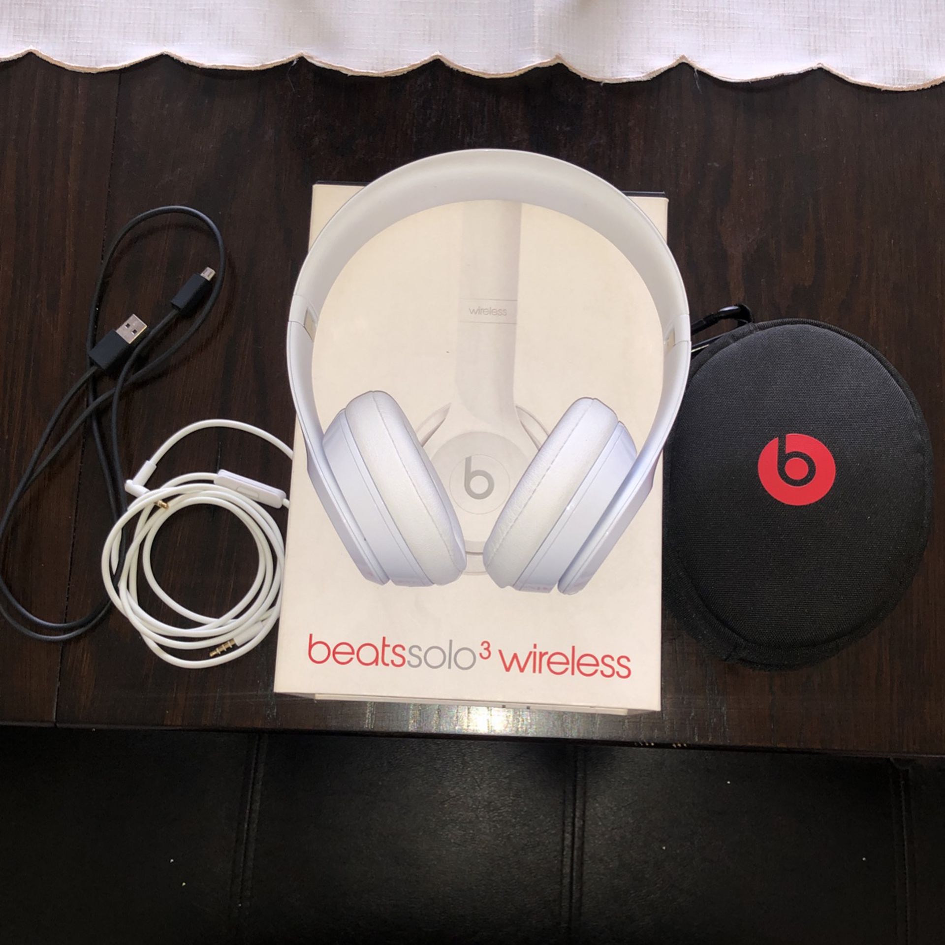 Beats Solo 3 wireless Headphones 