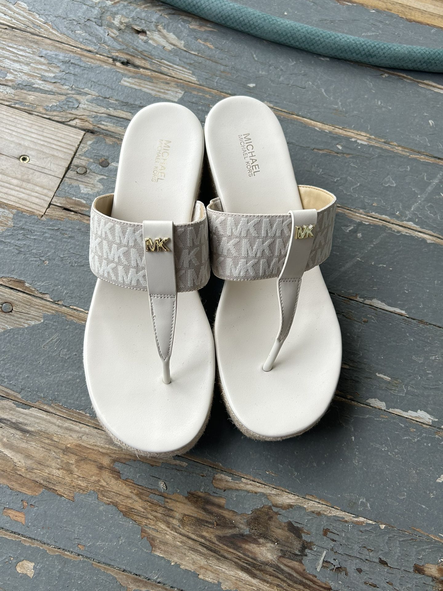 MICHAEL KORS Verity Espadrille Wedge Sandals | Size: 9 | Natural