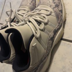 Jordan 11s Light Bone