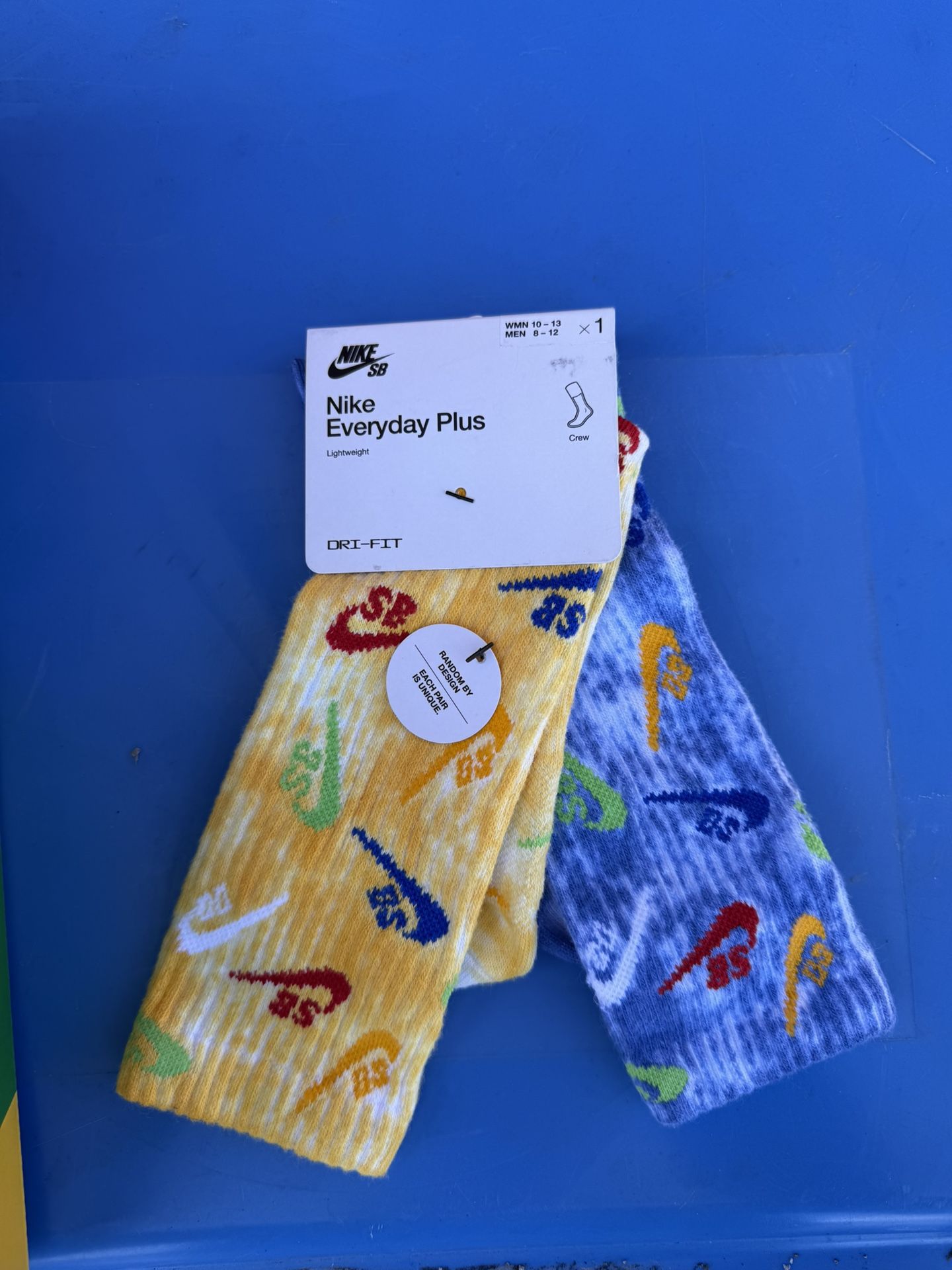 New Nike SB Socks Yellow Blue Men’s Size Large 8-12