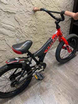 Trek 16 Kids Bike Local Delivery Available for An Additional Fee  🚴🚴🏻‍♂️🚴‍♀️ See My Other Items
