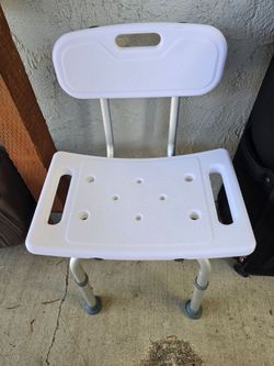 LIKE NEW - shower chair, sturdy