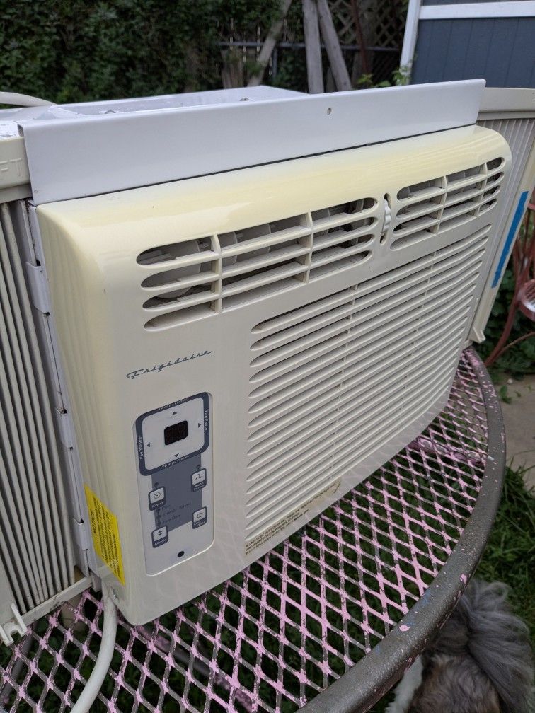 Frigidaire 5k BTU AC Window Unit 