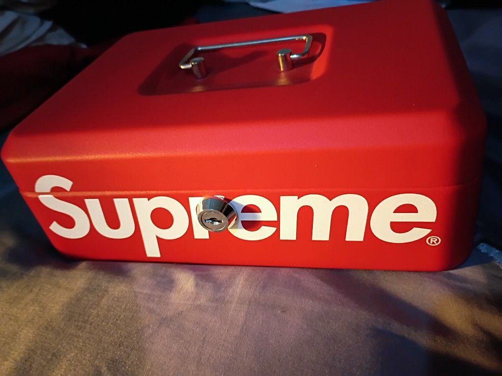 Supreme Lock Box