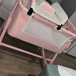 4 in 1 Bedside Bassinet, Portable Bassinets, STILL IN BOX
