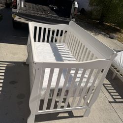 White Baby Crib Wooden 