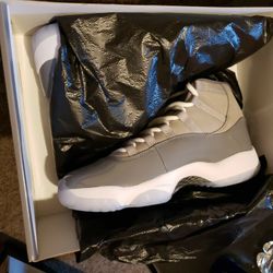 Air Jordan 11 Retro Cool Grey 2021 Size 9.5M 