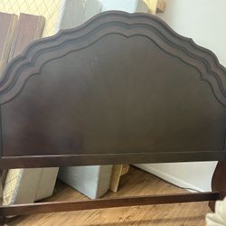 Cherry Wood Bedroom Furniture. 