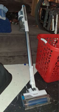 SHARK POWERPRO CORDLESS VACUUM