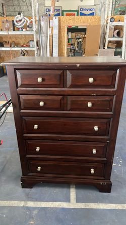 Dresser