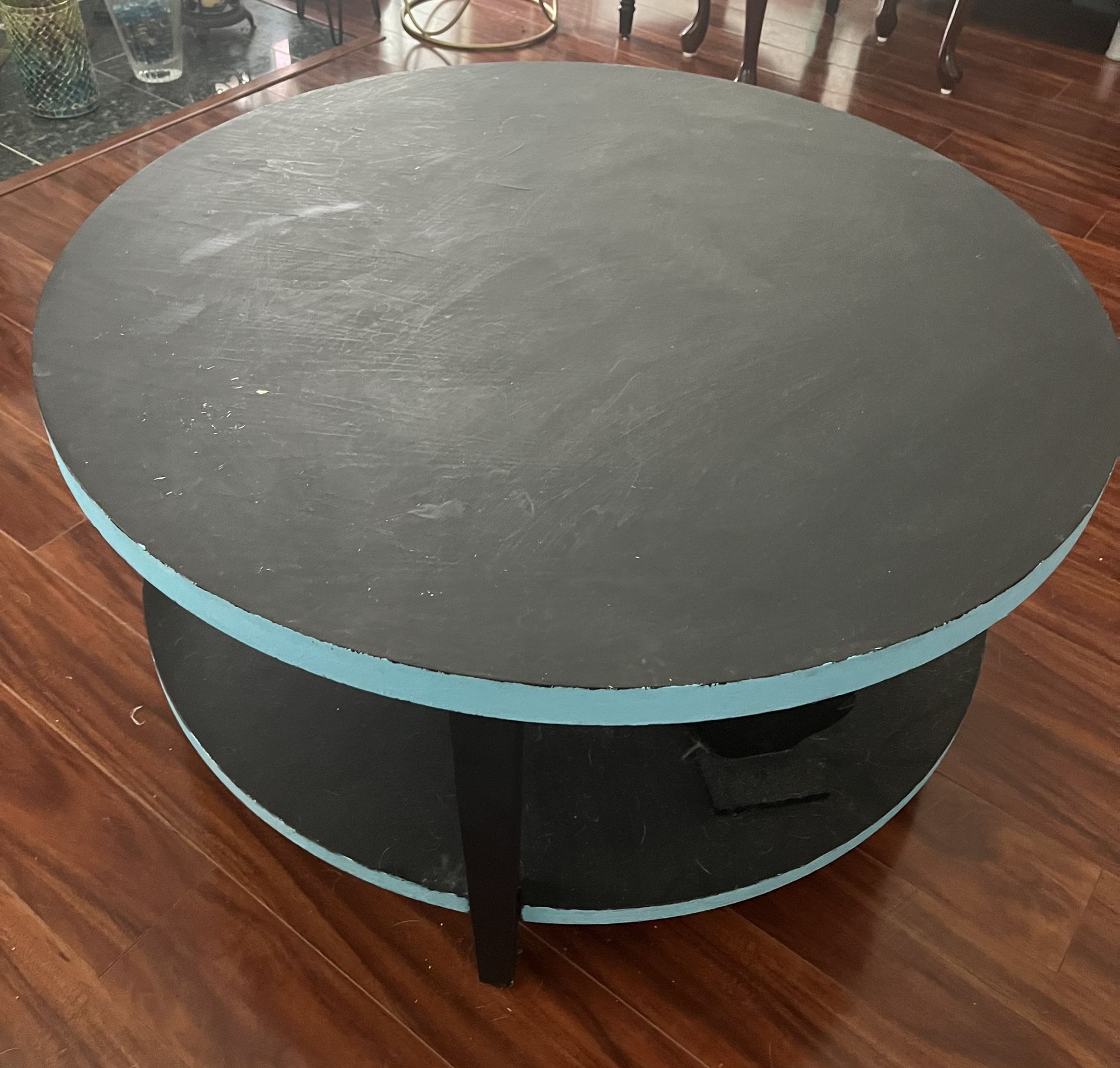 Round Coffee Table (DIY) 