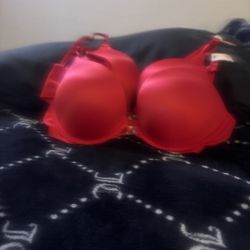 2 Brand New Victoria Secrets 34B Bras 