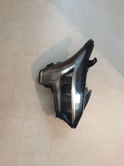 2022-2025 toyota tundra right headlight  OEM