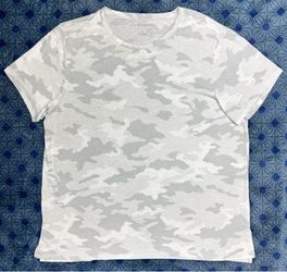 Lucky Brand Women's Size XL Light Green Camo Polyester Blend Short Sleeve Tee Shirt