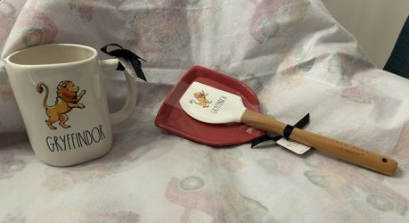 New Harry Potter Gryffindor Mug & Spatula Set