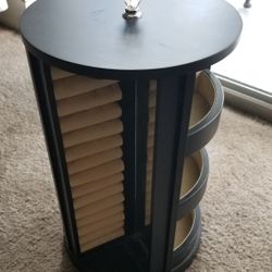 Jewelry Carousel, Spins